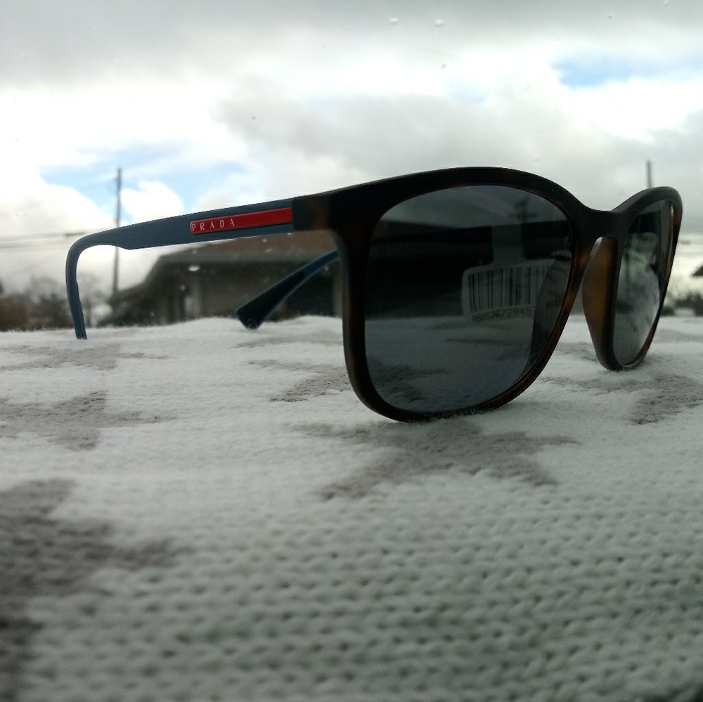 Sunglasses - Picture 4 of 6